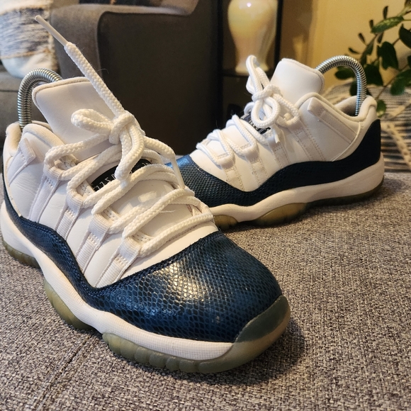 jordan retro 11 size 4